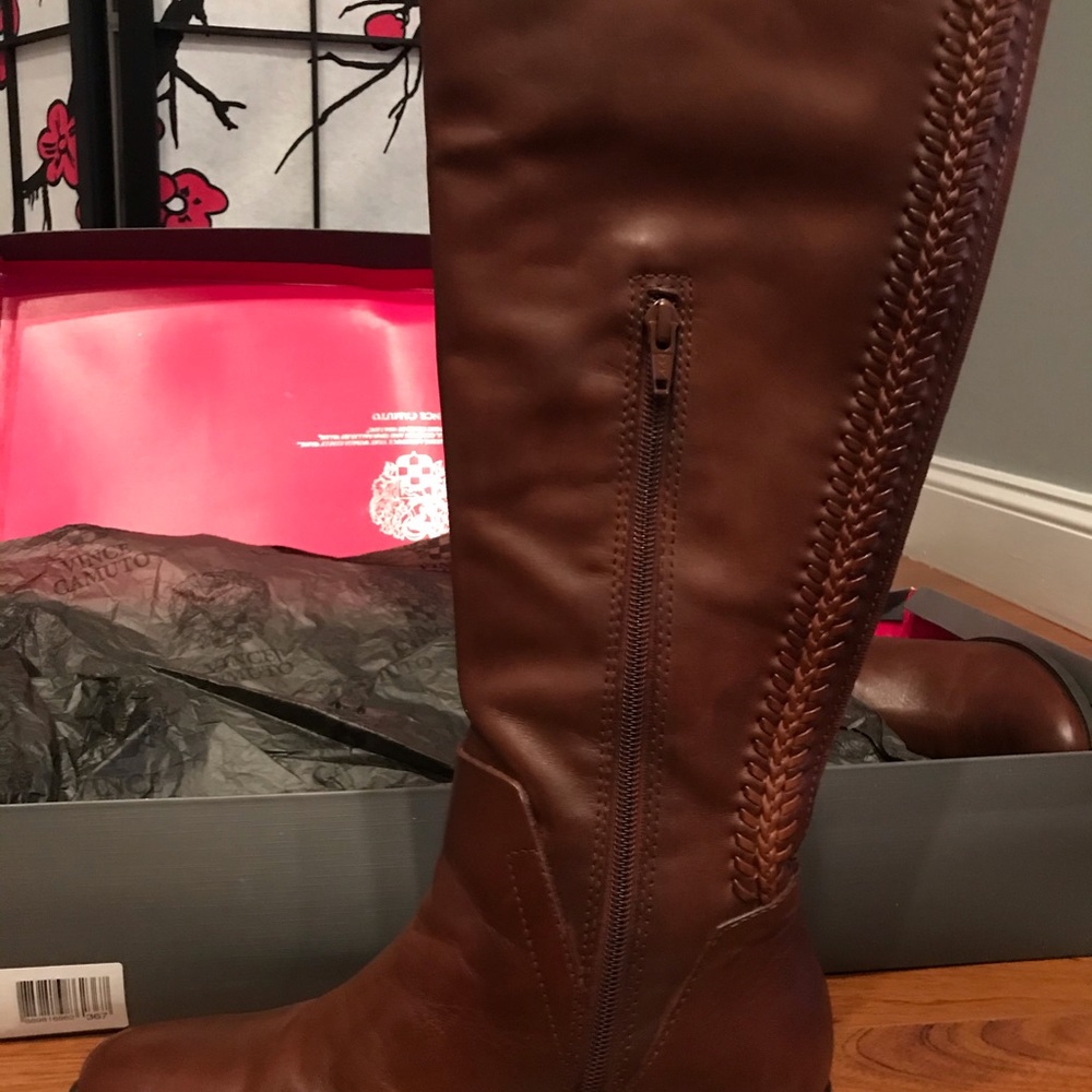 Vince Camuto Boots size size 8M